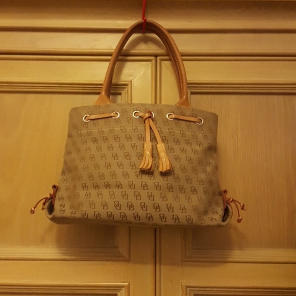 Dooney & Bourke Handbags - Dooney and Burke handbag
